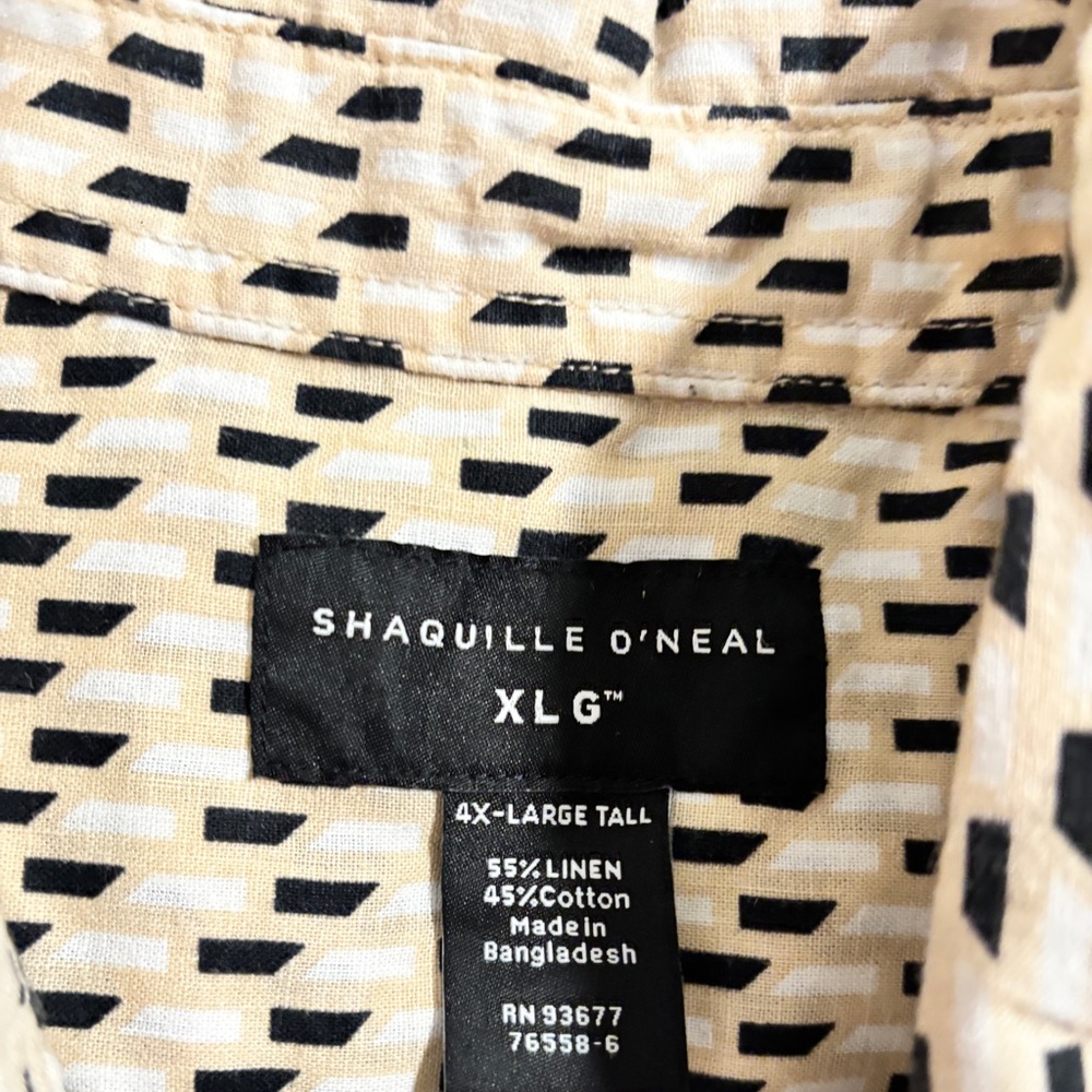 Patterned Button-Up Shirt - Picture 2 of 6